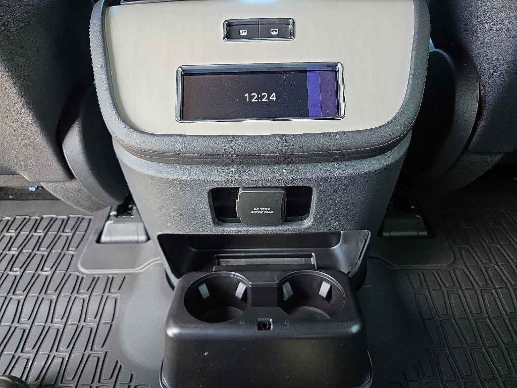 new 2025 Lincoln Navigator car, priced at $106,025