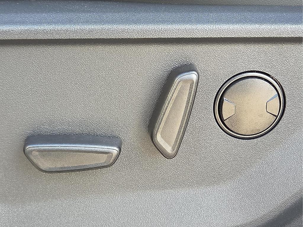 new 2025 Ford Expedition Max car, priced at $69,354