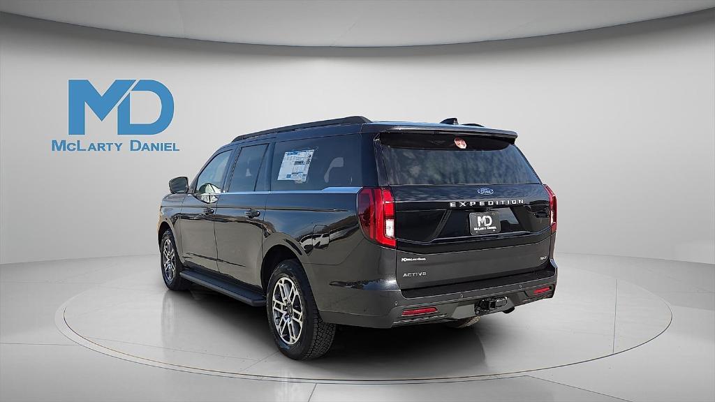 new 2025 Ford Expedition Max car, priced at $69,354