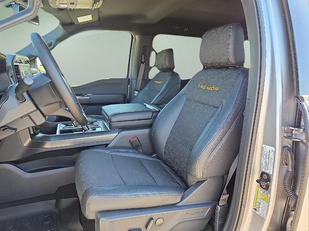 new 2025 Ford F-150 car, priced at $61,678