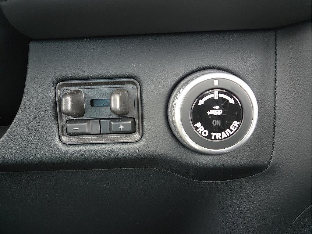 new 2025 Lincoln Navigator car, priced at $102,522