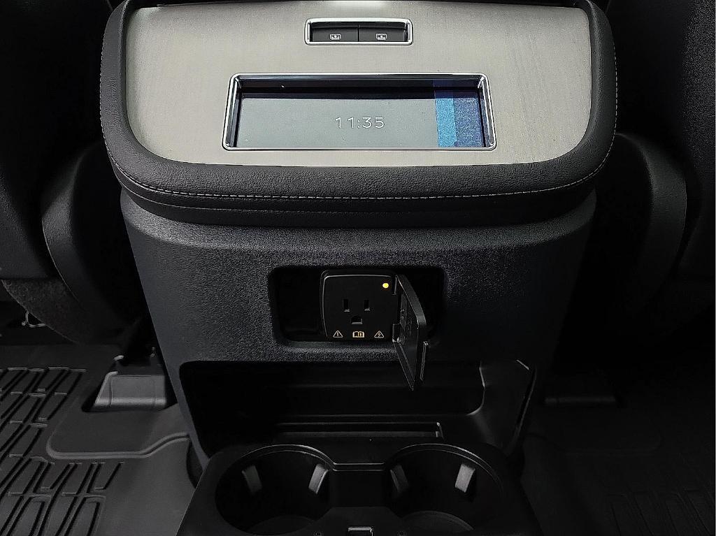 new 2025 Lincoln Navigator car, priced at $102,522