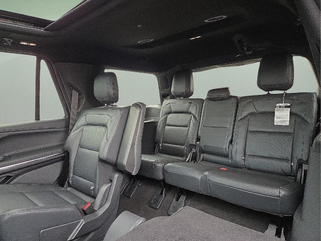 new 2025 Lincoln Navigator car, priced at $102,522