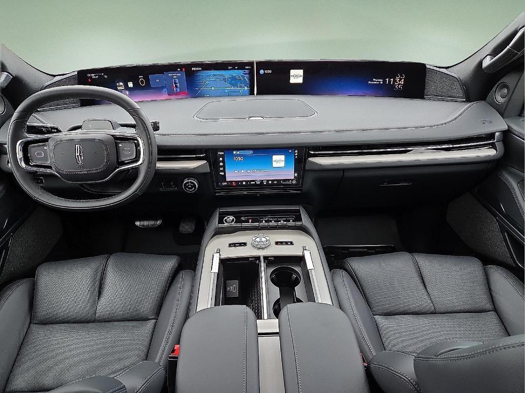 new 2025 Lincoln Navigator car, priced at $102,522