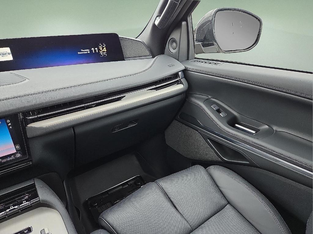 new 2025 Lincoln Navigator car, priced at $102,522