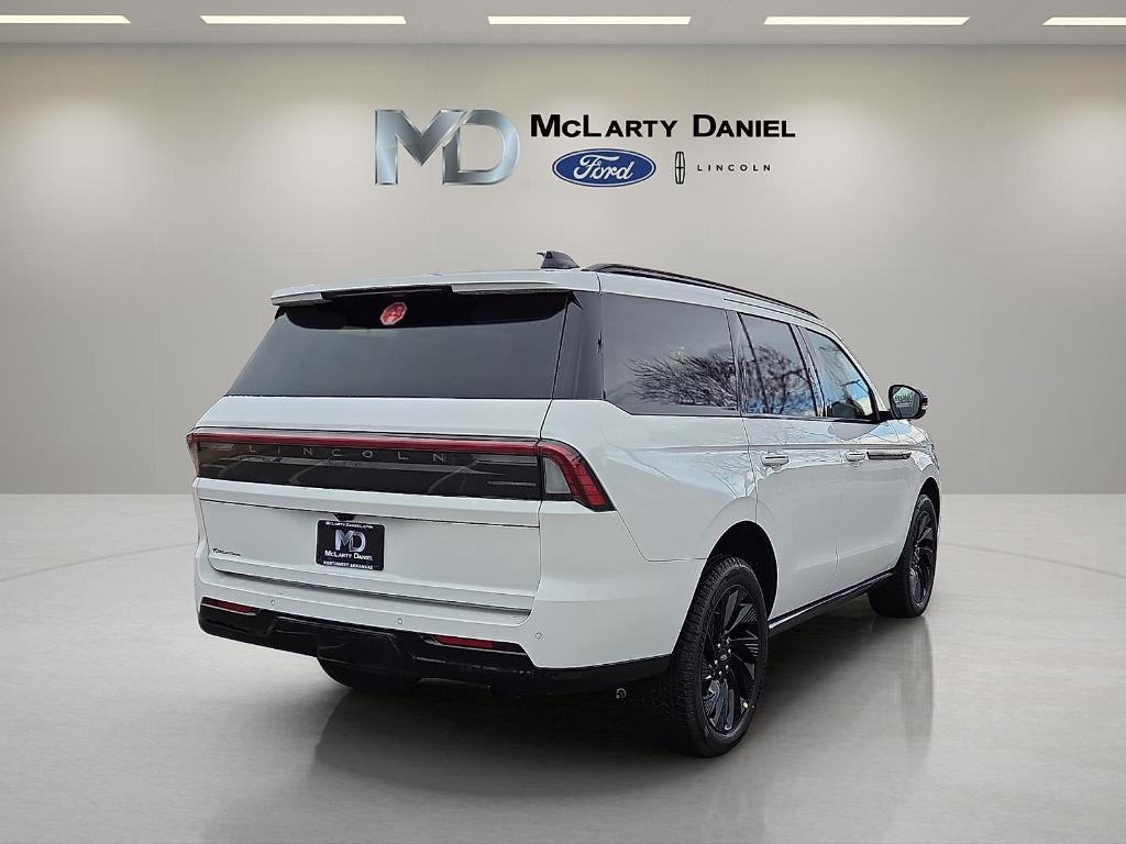 new 2025 Lincoln Navigator car, priced at $102,522