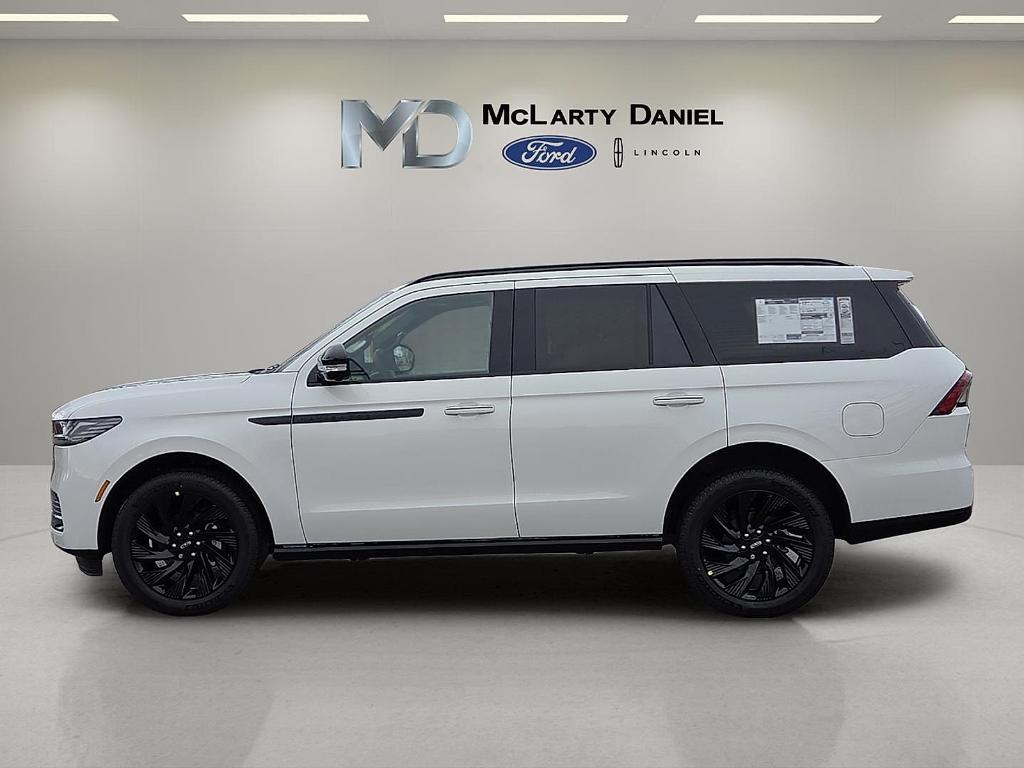 new 2025 Lincoln Navigator car, priced at $102,522