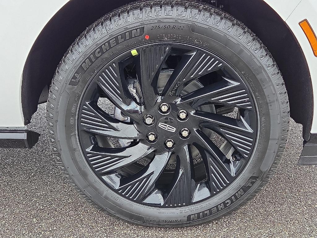 new 2025 Lincoln Navigator car, priced at $102,522