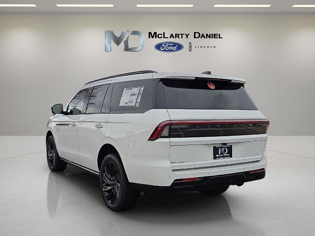 new 2025 Lincoln Navigator car, priced at $102,522