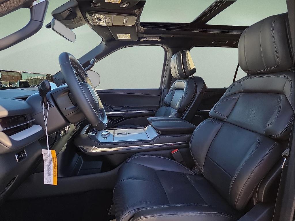 new 2026 Lincoln Navigator car, priced at $106,206