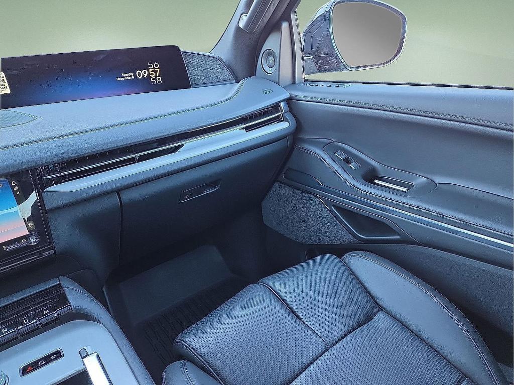 new 2025 Lincoln Navigator car, priced at $96,275