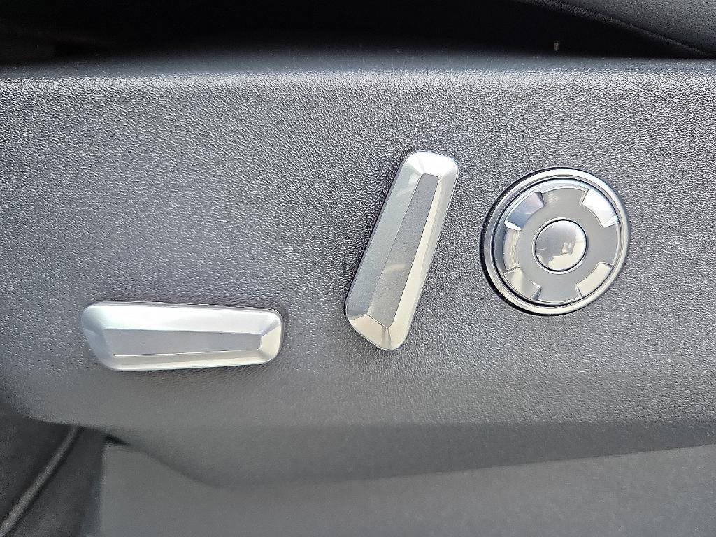 new 2025 Lincoln Navigator L car, priced at $103,437