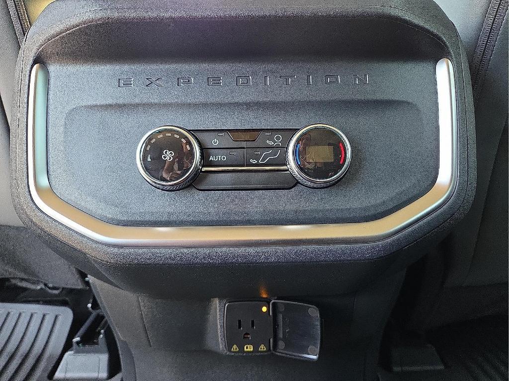 new 2025 Ford Expedition car, priced at $67,050