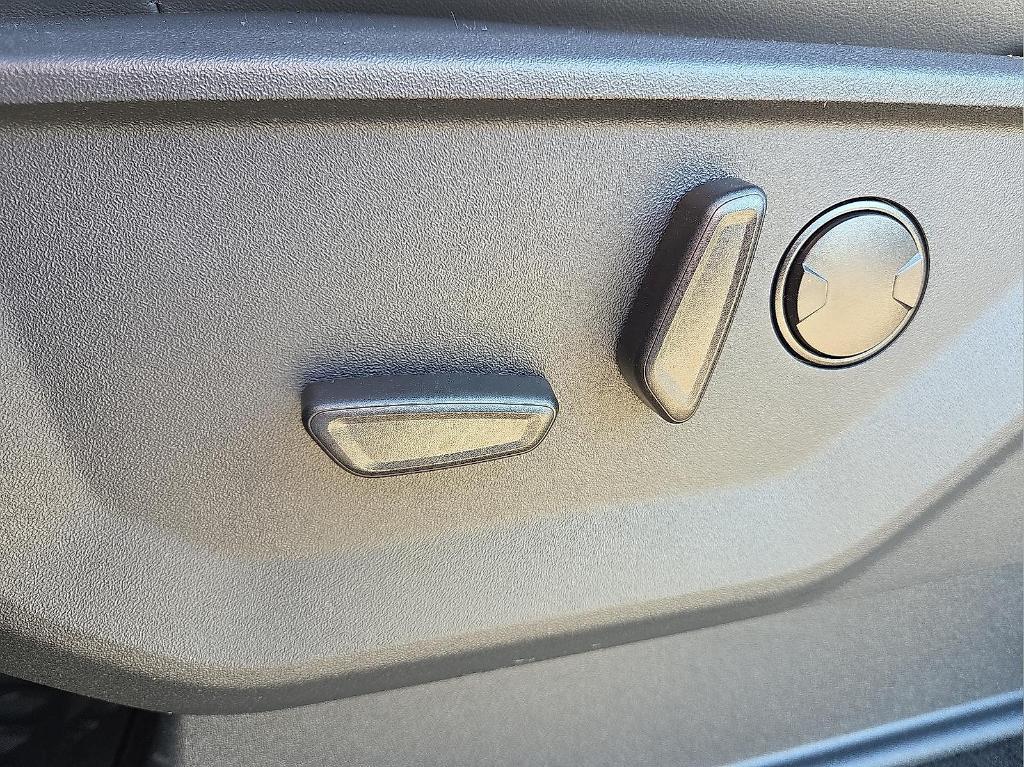 new 2025 Ford Expedition car, priced at $67,050