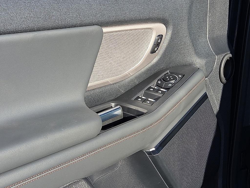 new 2025 Ford Expedition car, priced at $66,321