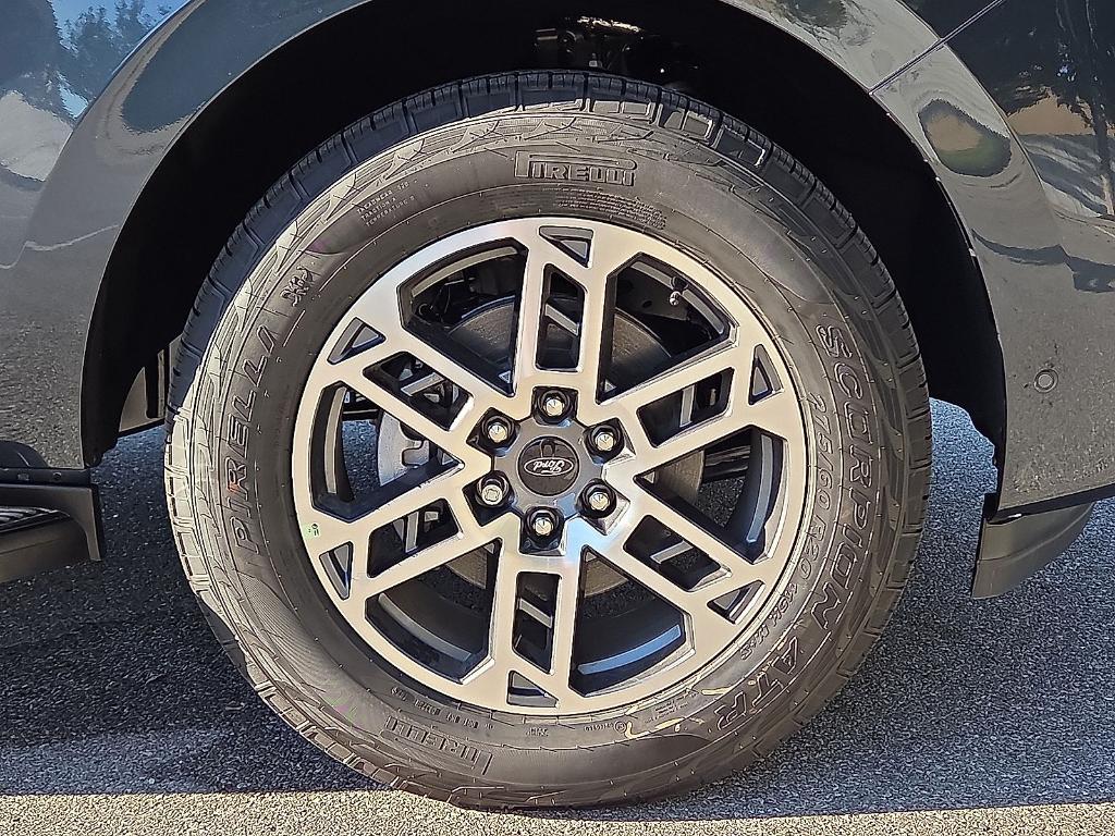 new 2025 Ford Expedition car, priced at $66,321