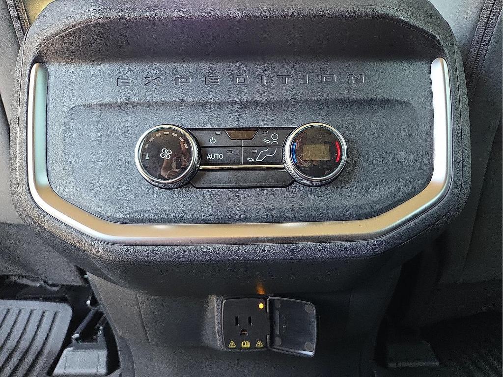 new 2025 Ford Expedition car, priced at $66,321