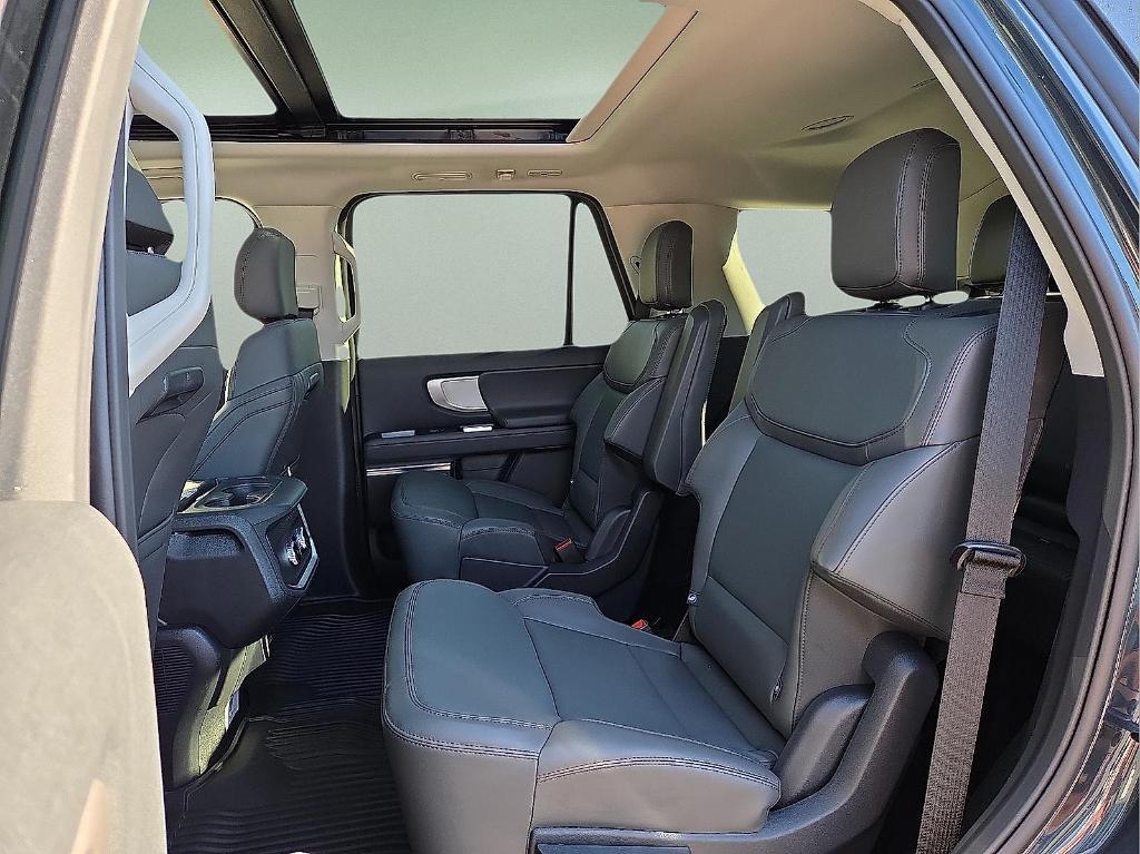 new 2025 Ford Expedition car, priced at $67,050