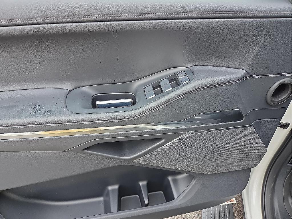 new 2025 Lincoln Navigator car, priced at $90,085