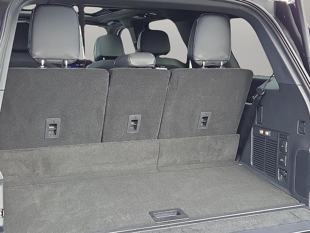 new 2025 Lincoln Navigator car, priced at $97,025