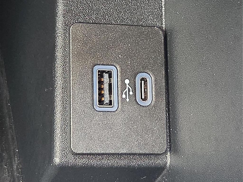 used 2023 Ford Edge car, priced at $28,874