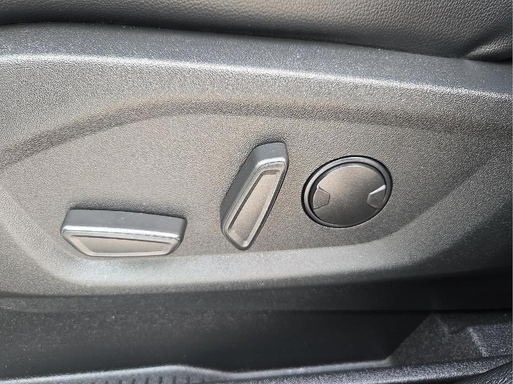 used 2023 Ford Edge car, priced at $28,874