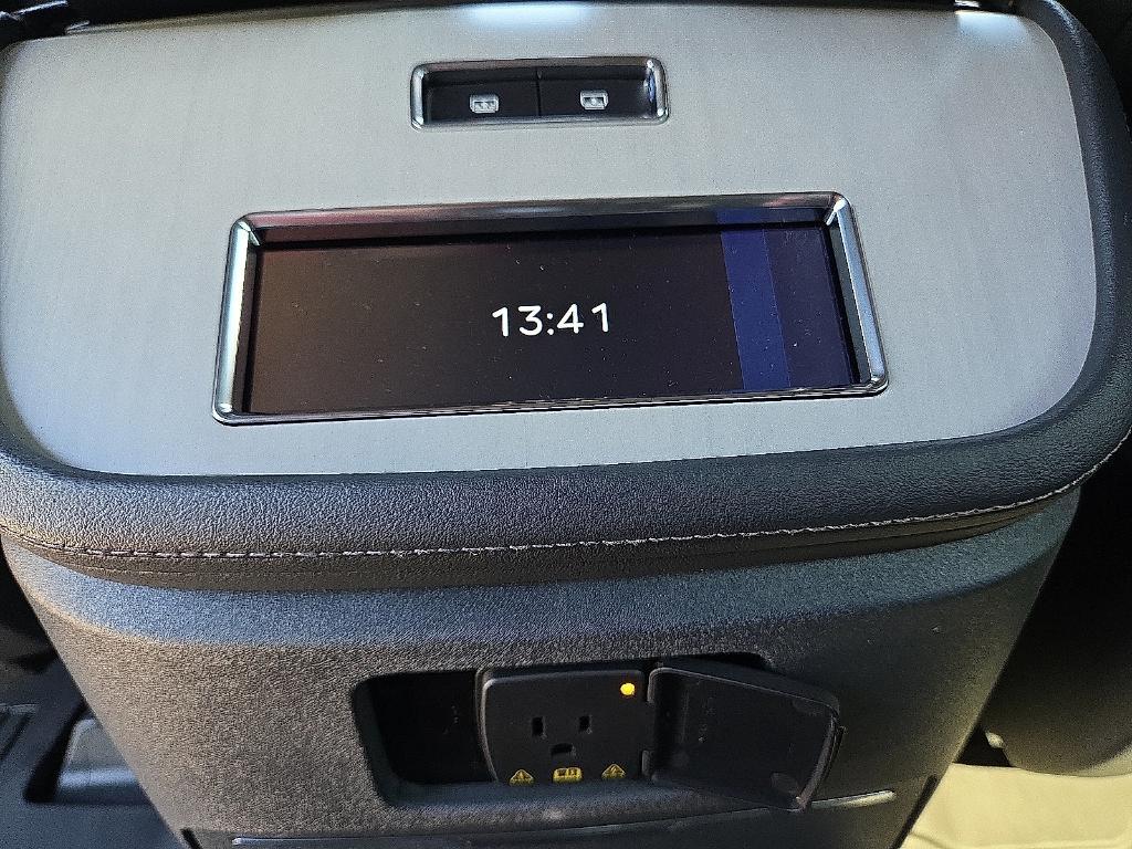 new 2025 Lincoln Navigator car, priced at $98,533