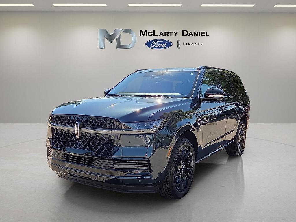 new 2025 Lincoln Navigator car, priced at $98,533