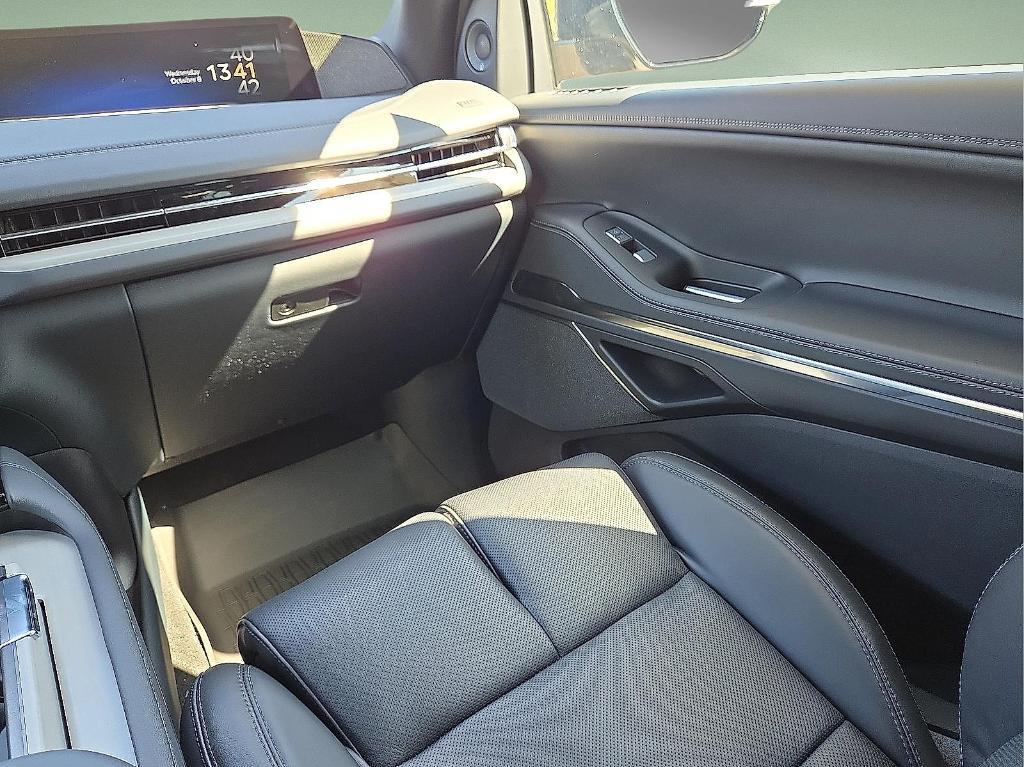 new 2025 Lincoln Navigator car, priced at $98,533