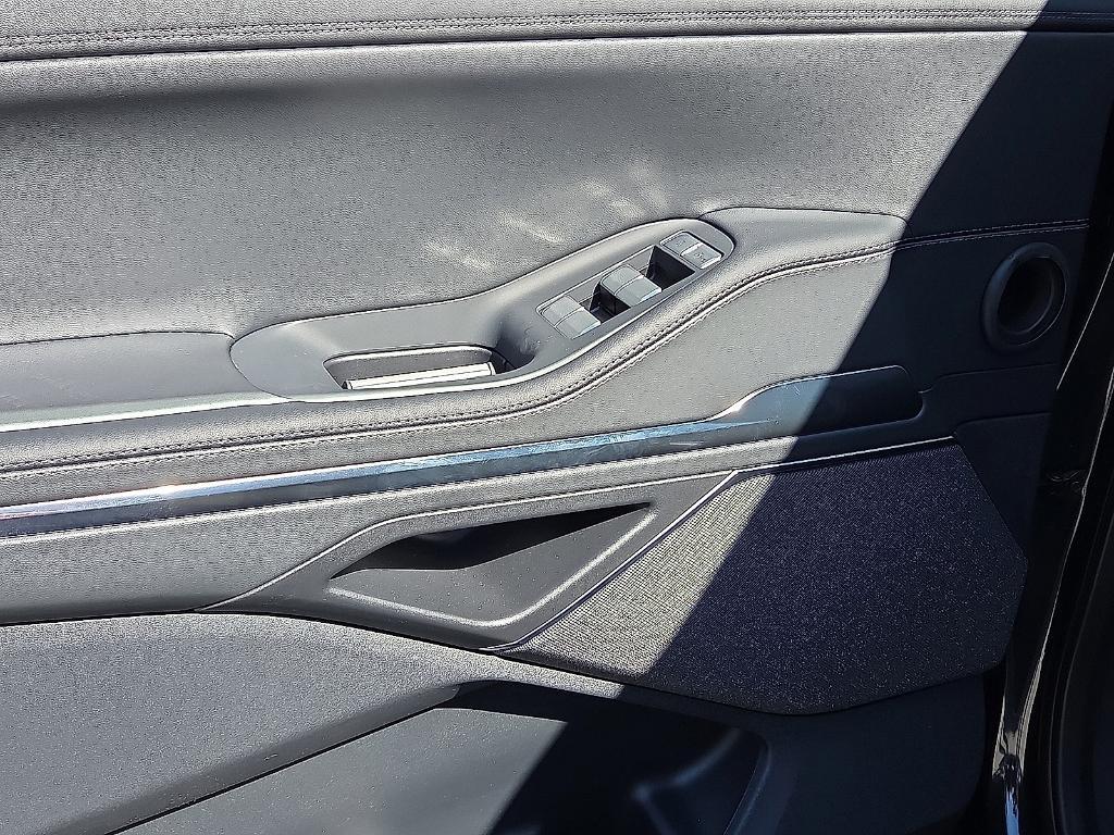 new 2025 Lincoln Navigator car, priced at $98,533