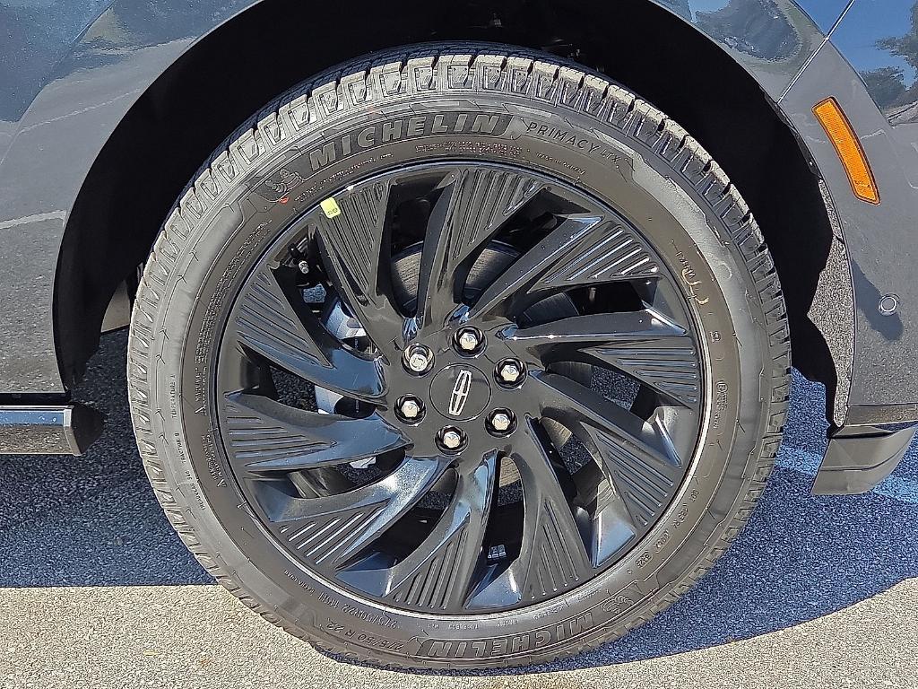 new 2025 Lincoln Navigator car, priced at $98,533