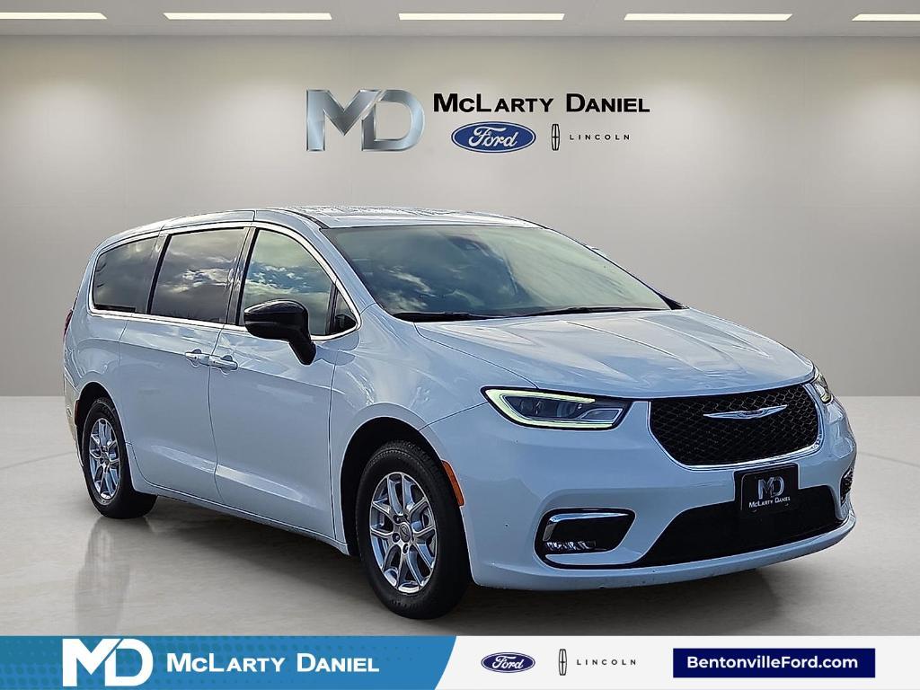 used 2024 Chrysler Pacifica car, priced at $27,995