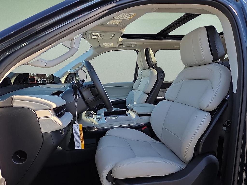 new 2026 Lincoln Navigator car, priced at $112,985