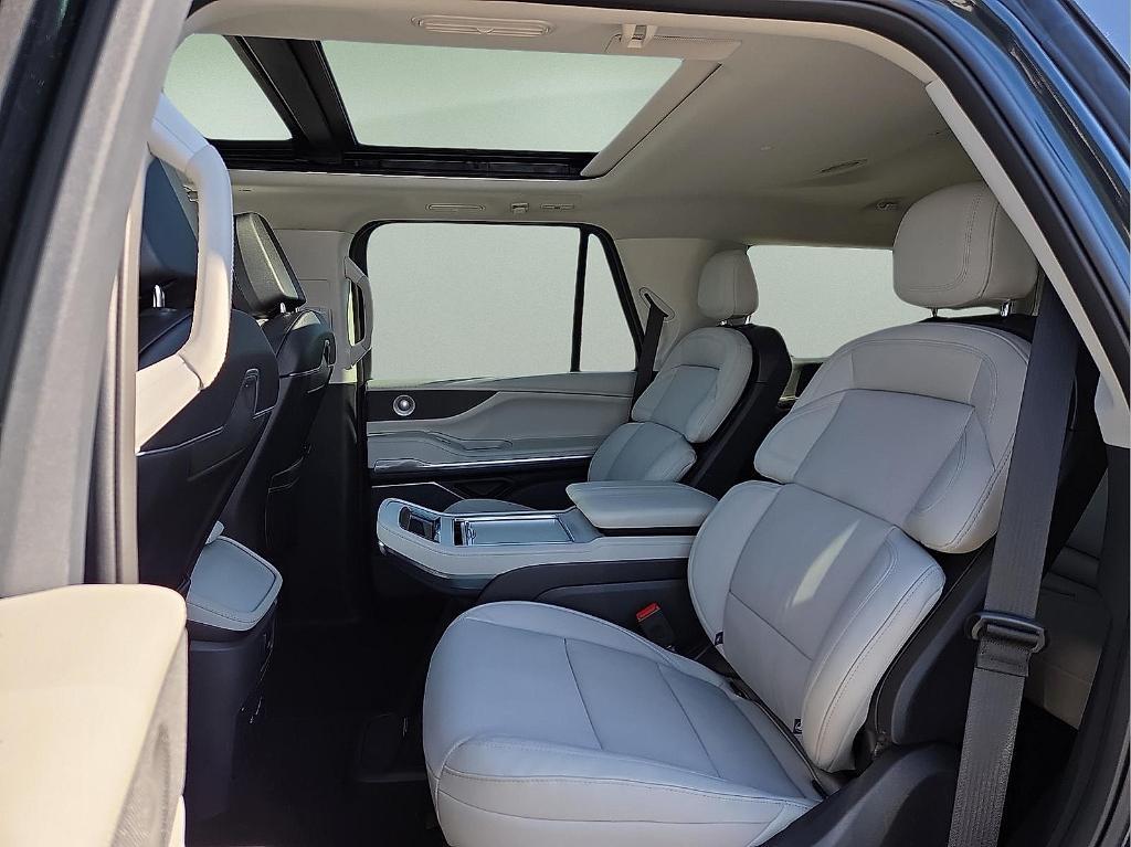 new 2026 Lincoln Navigator car, priced at $112,985