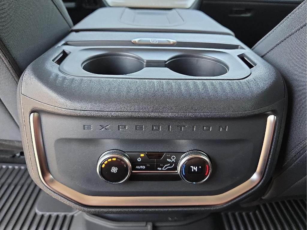 new 2025 Ford Expedition car, priced at $59,554
