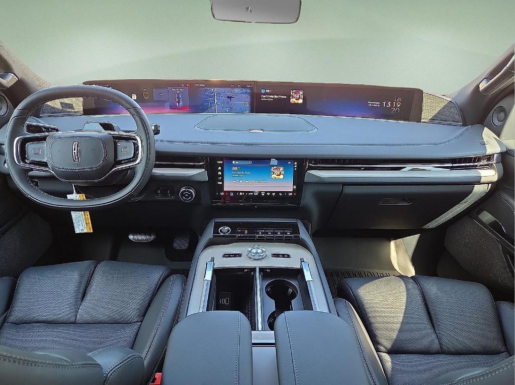 new 2025 Lincoln Navigator car, priced at $91,875