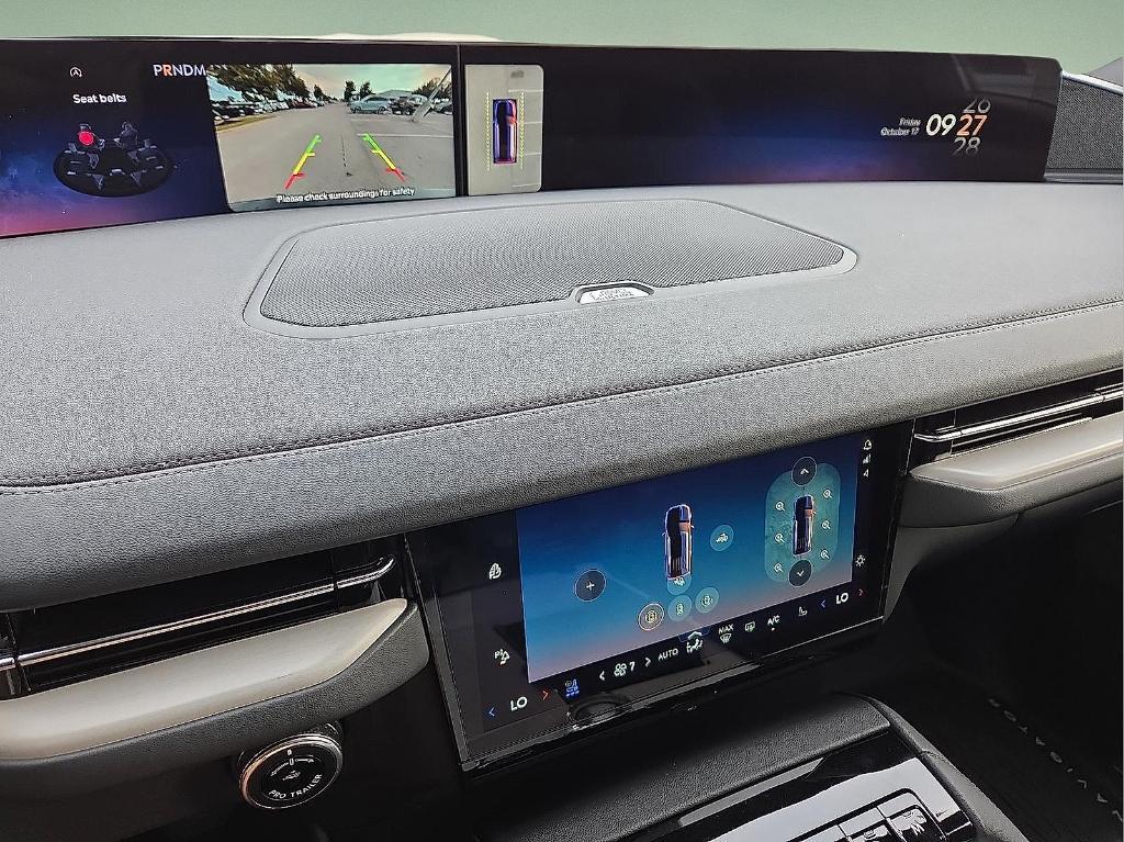 new 2025 Lincoln Navigator car, priced at $93,525