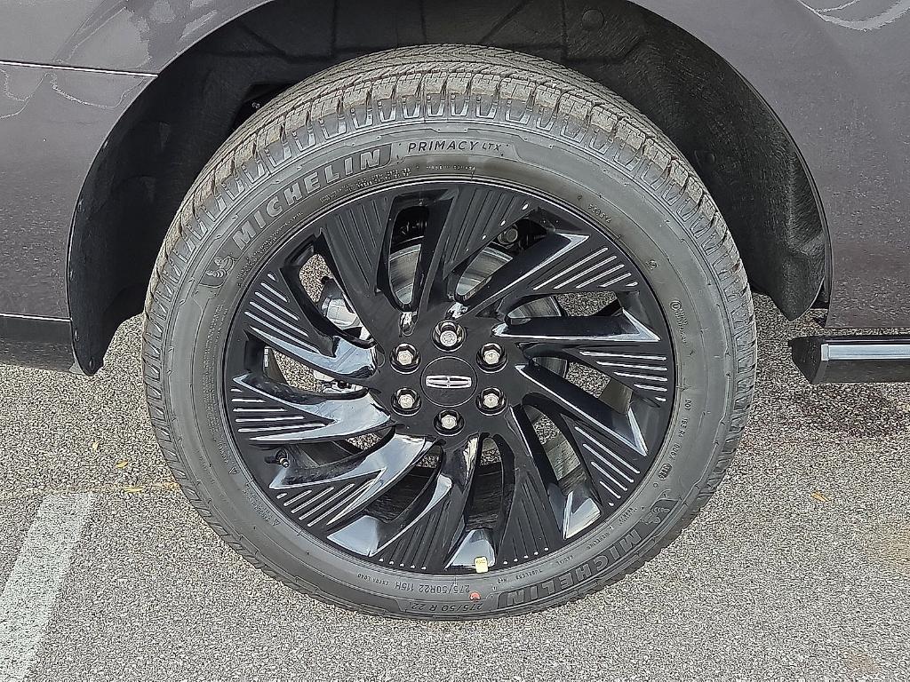 new 2025 Lincoln Navigator car, priced at $93,525