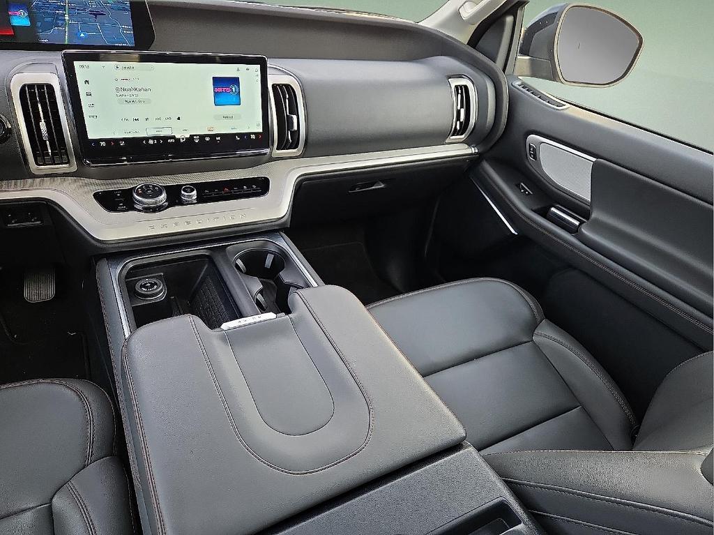 used 2025 Ford Expedition car, priced at $60,419