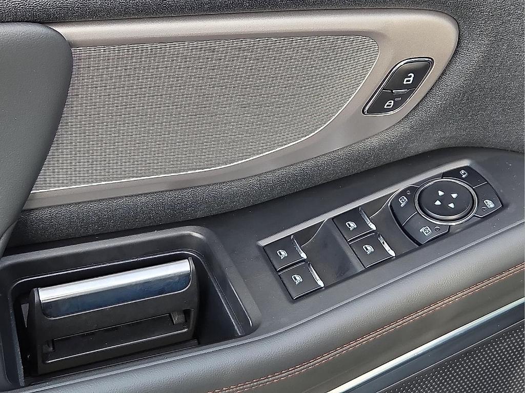 used 2025 Ford Expedition car, priced at $58,339