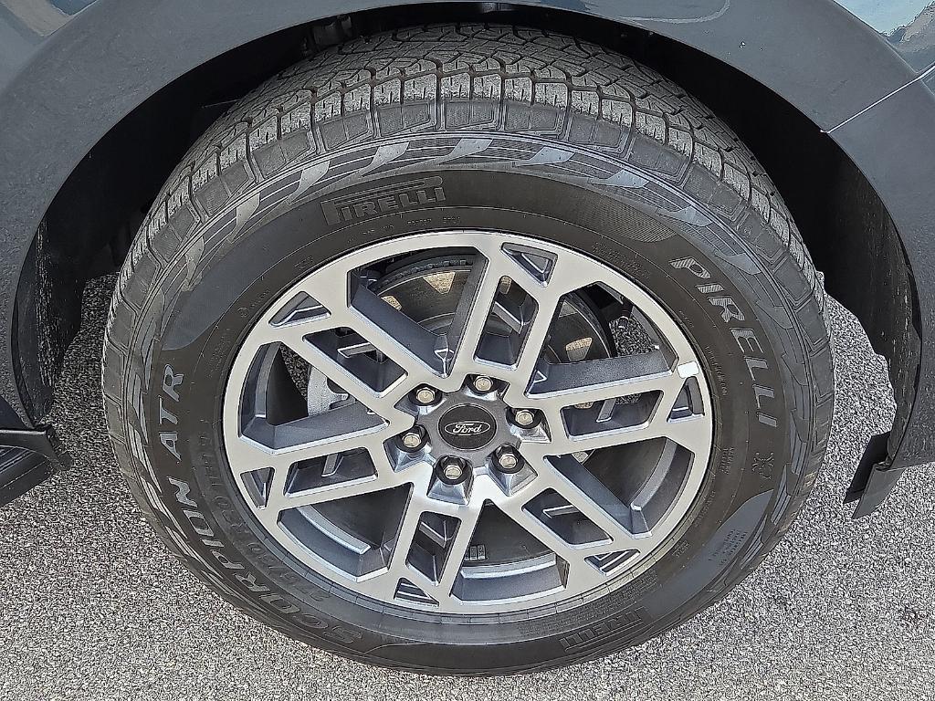 used 2025 Ford Expedition car, priced at $60,419