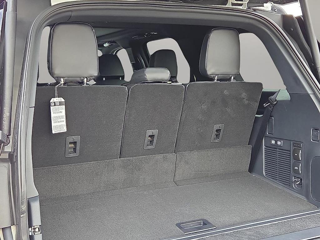 new 2025 Lincoln Navigator car, priced at $93,525