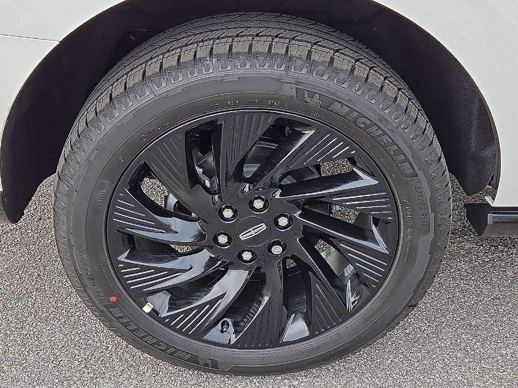 new 2025 Lincoln Navigator car, priced at $93,525