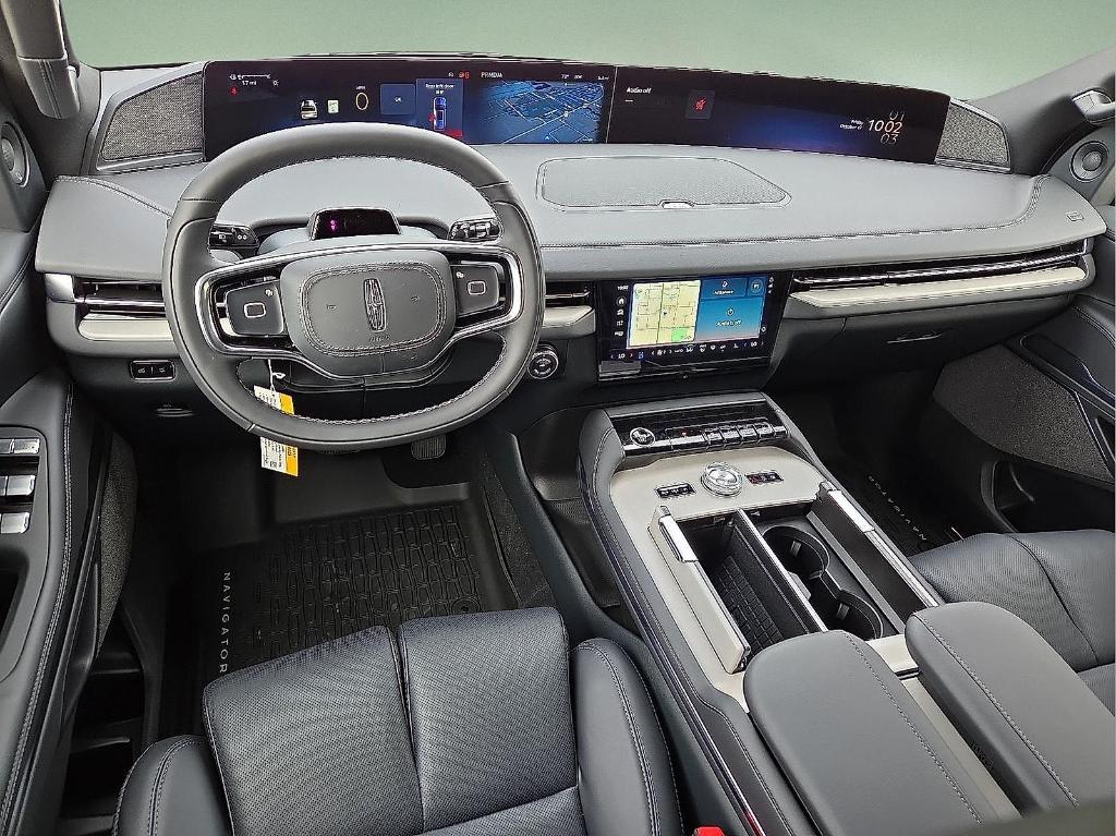 new 2025 Lincoln Navigator car, priced at $93,525