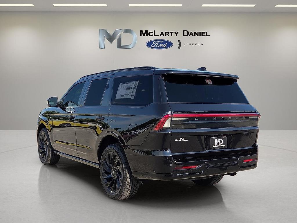 new 2025 Lincoln Navigator car, priced at $96,095