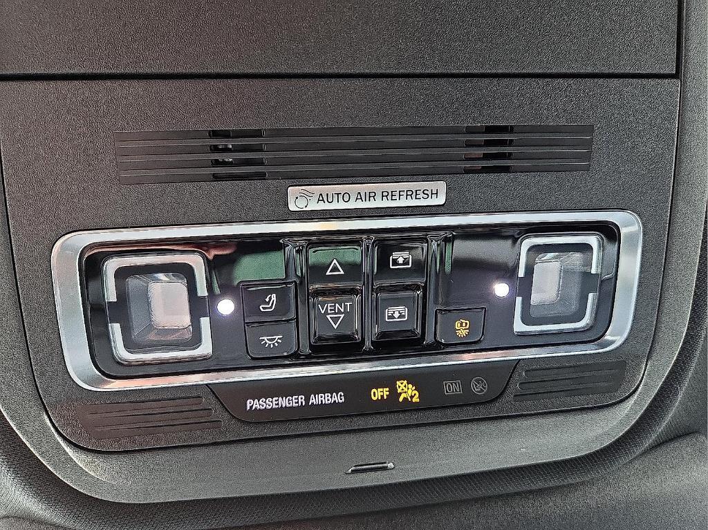 new 2025 Lincoln Navigator car, priced at $98,859