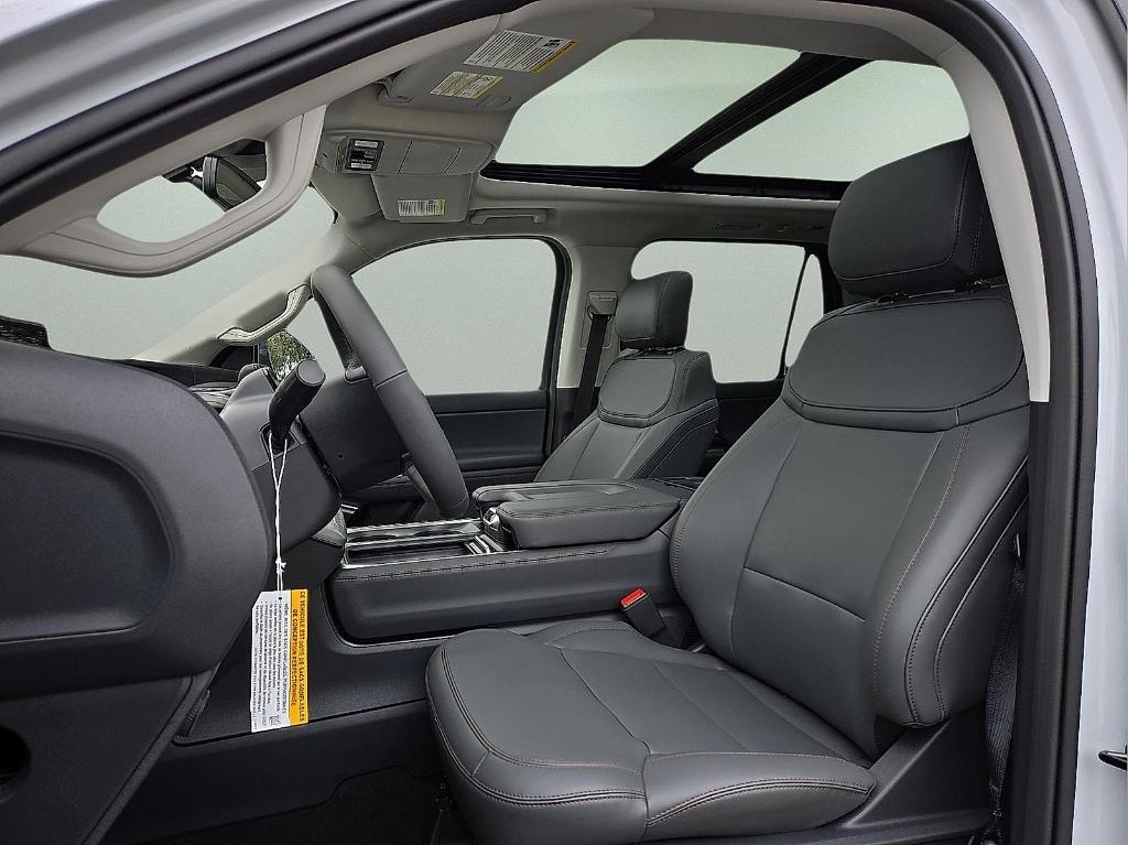 new 2025 Ford Expedition car, priced at $66,412