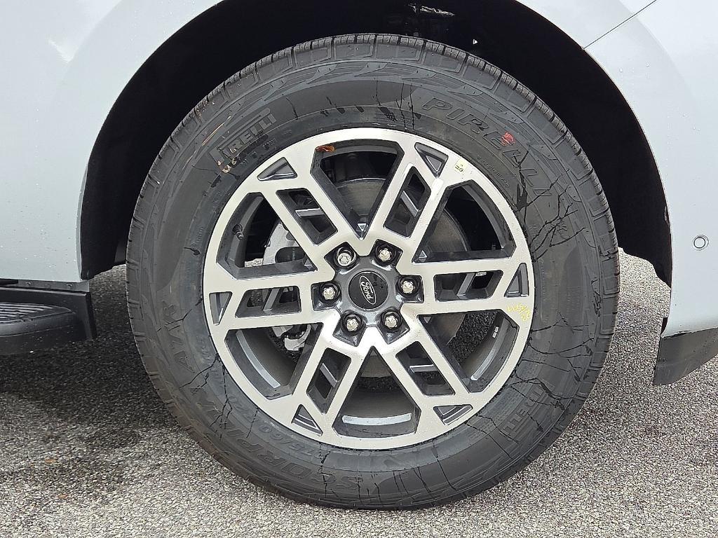 new 2025 Ford Expedition car, priced at $66,412