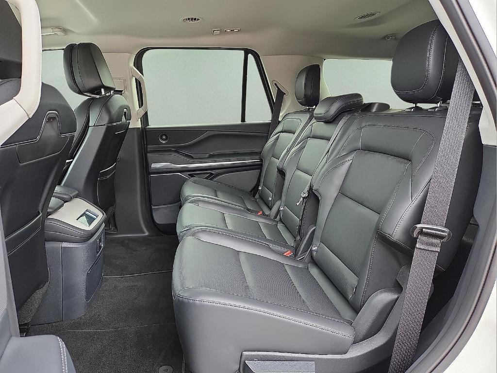 new 2026 Lincoln Navigator car, priced at $95,640