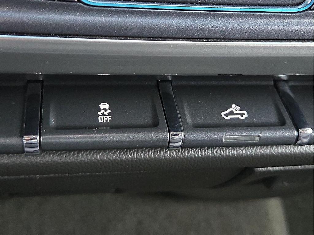 used 2018 Chevrolet Silverado 1500 car, priced at $25,777